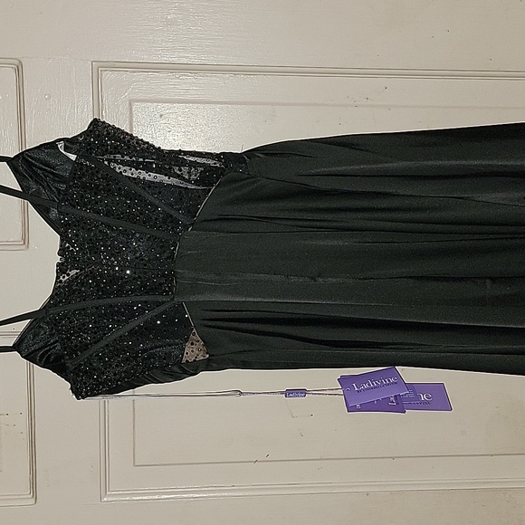 Gorgeous Evening Dress KV1059 - Picture 6 of 6